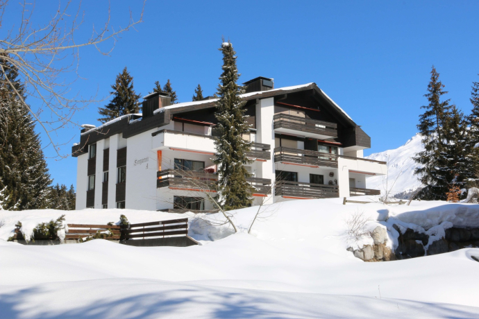 Hausseite, wo sich die Wohnung befindet