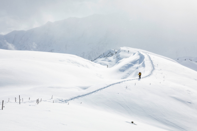 Ascent to Tguma on the Heinzenberg