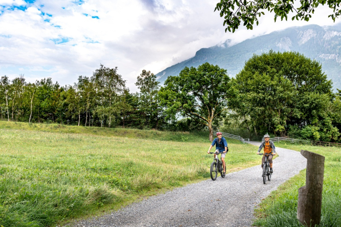 On the way on the Chur Rhine Route 501
