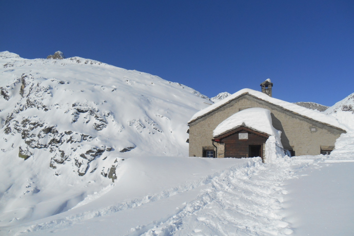 Zapporthütte SAC im Winter