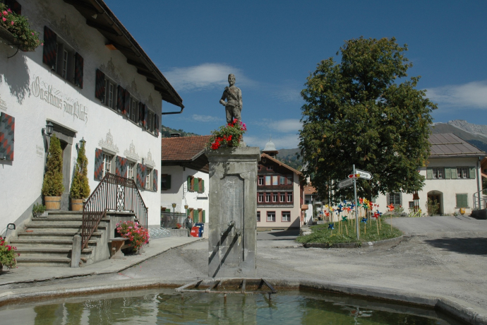 Der Dorfbrunnen beim Platzhaus