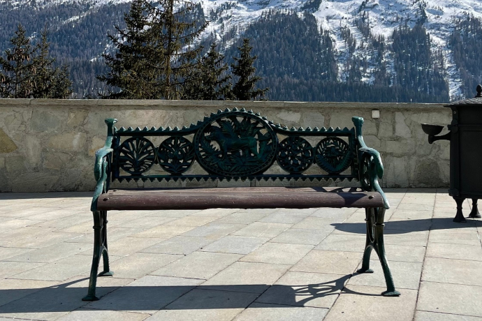 Sitzbänke Carlton Hotel (oua_67453714_image)