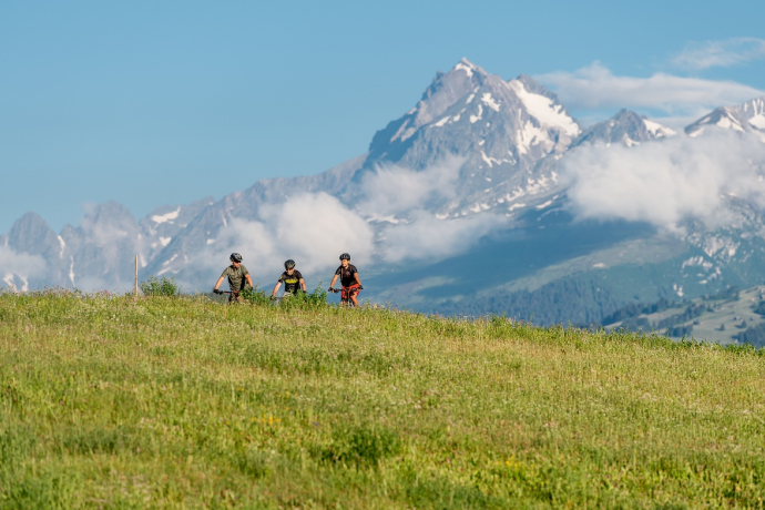 Beautiful views from Obersaxen to the Brigelserhörner.