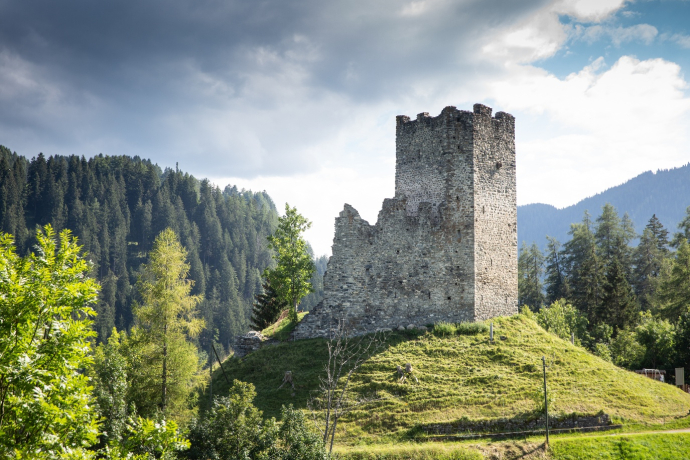 Burg Strassberg Malix
