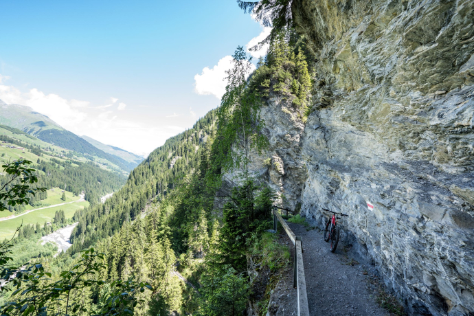 Aussicht ins Safiental vom Trail Glaspass - Safien Platz