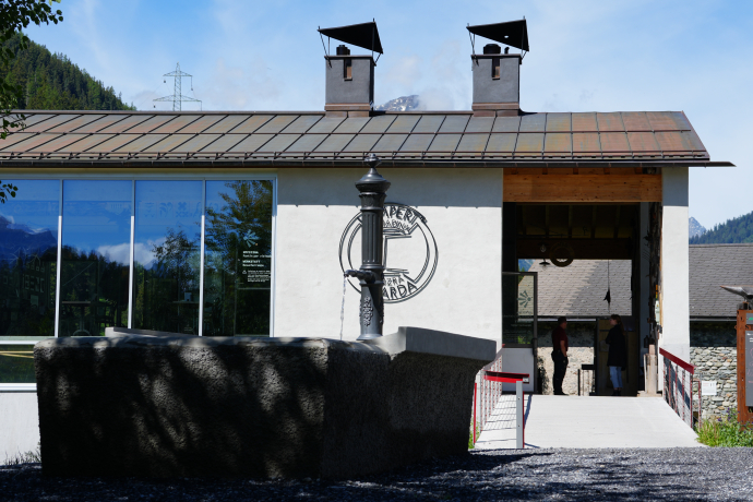 Guarda show forge (oua_71779082_image) Guarda show forge (oua_71779082_image)