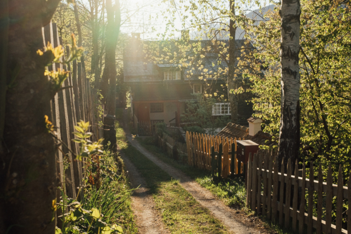 Das Foto zeigt das Atelier Carigiet von Aussen