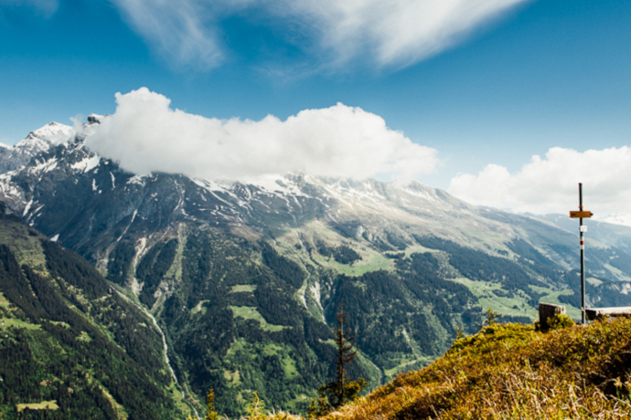 Das Foto zeigt die Aussicht vom Grillplatz Tgiern Grond