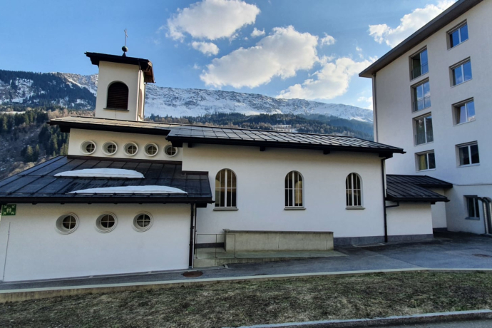 Das Foto zeigt die Kapelle Altersheim s. Giusep in Cumpadials