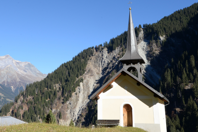 Das Foto zeigt die Kapelle St. Paulus in Sumvitg Das Foto zeigt die Kapelle St. Paulus in Sumvitg
