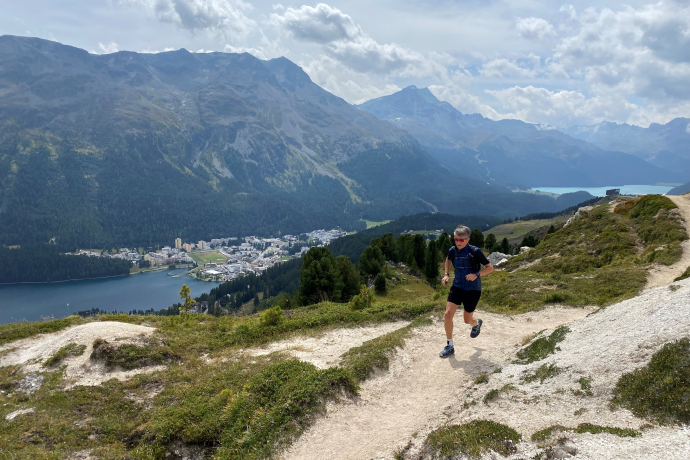 Blick runter auf St. Moritz und den Silvaplanersee