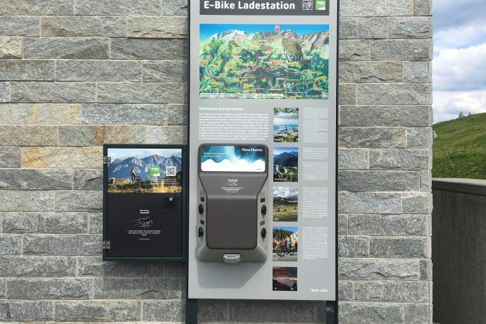 E-Bike Ladestation Sportplatz Falera (oua_73177580_image)