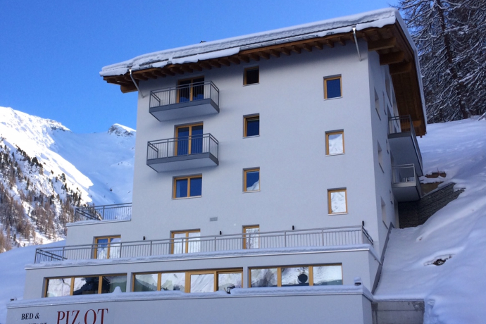 Elektroauto-Ladestation Piz Ot (oua_73798609_image)