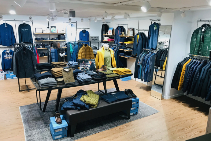 Ausstattung vom Modehaus Decurtins in Ilanz