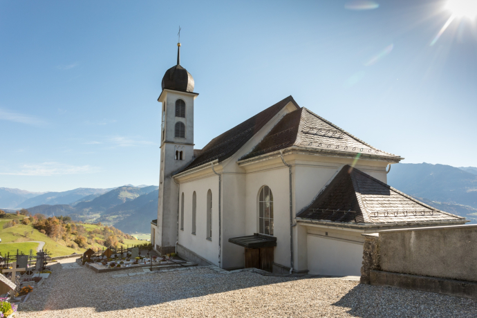 Katholische Pfarrkirche St. Georg in Ruschein Katholische Pfarrkirche St. Georg in Ruschein