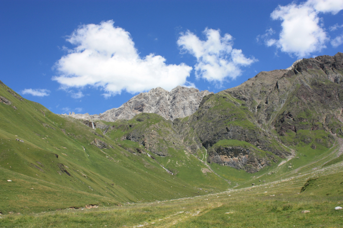 Etappe 9: Cotschna - Egipta; im Hintergrund Piz Ela