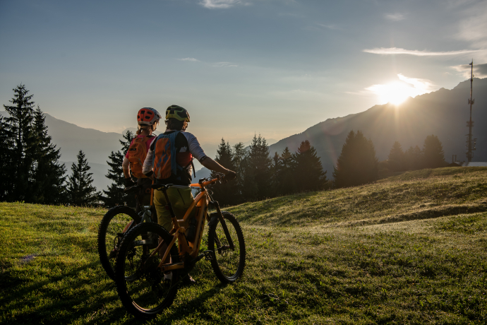 Panorama beim Sogn Carli geniessen.