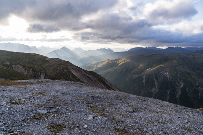 Wunderschöne Weitsicht auf dem Chaschauna-Pass