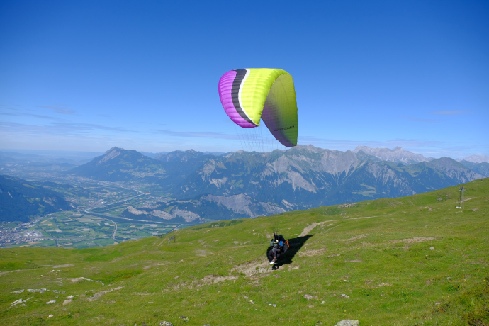 Volo biposto in parapendio a Heidiland