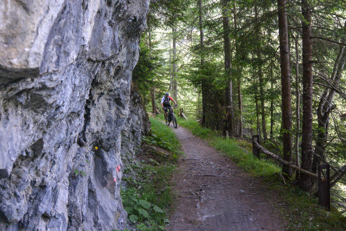 Felsenweg im Safiental