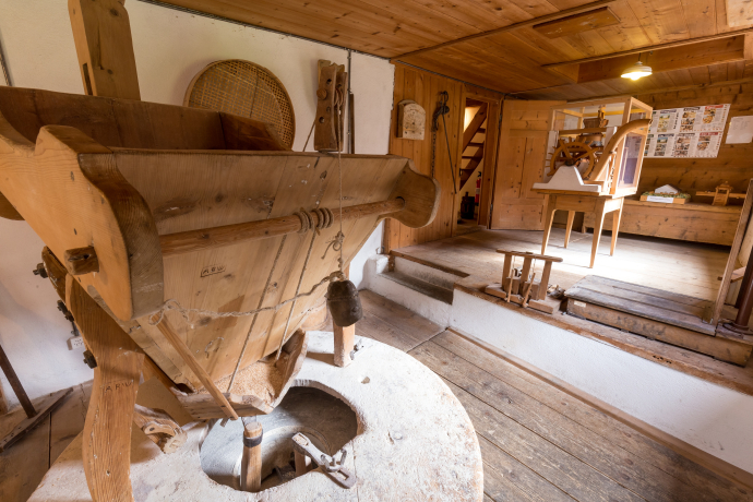 Mall mill (oua_78854634_image)