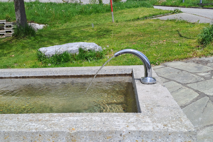 Wasserbrunnen Via Vitg Sura Ecke Flims Dorf (oua_79182170_image) Wasserbrunnen Via Vitg Sura Ecke Flims Dorf (oua_79182170_image)