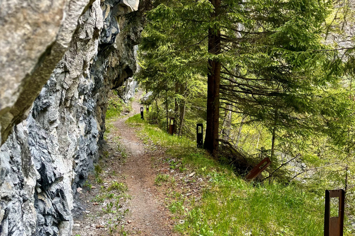 Felsgalerien im Safiental
