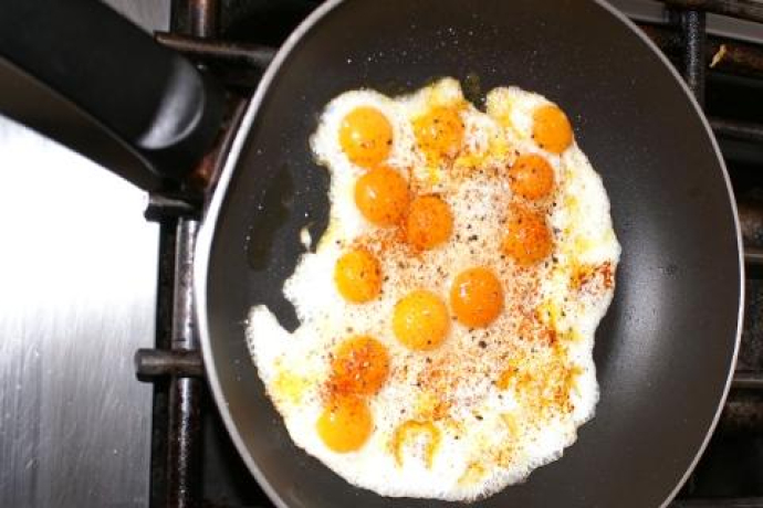 Die Essenszubereitung auf der Hütte benötigt Energie. Die Essenszubereitung auf der Hütte benötigt Energie.