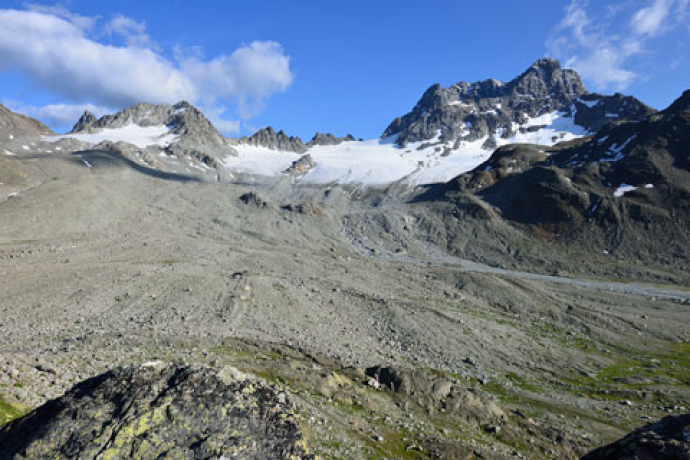 Der Porchabellagletscher, rechts der Piz Kesch. Der Porchabellagletscher, rechts der Piz Kesch.