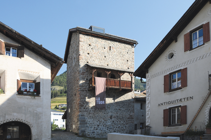 La Tuor (oua_82357966_image) La Tuor (oua_82357966_image)