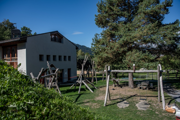 School playground, Sevgein (oua_85002384_image)
