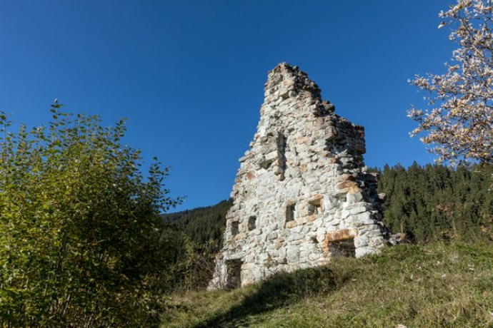 Ruine Friberg in Siat