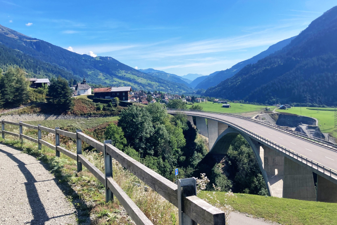 Wander- Bikeweg zwischen Sumvitg und Rabius