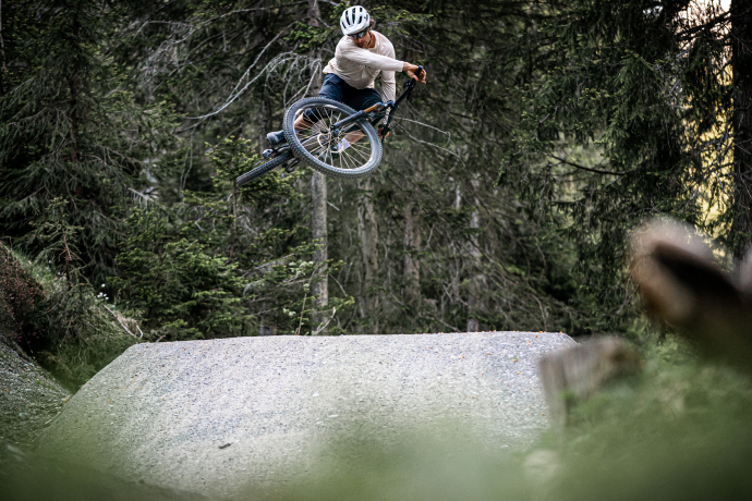 "Uelis Gumplis" Jump Line (Segment) (oua_87239222_image)