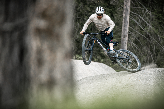 "Uelis Gumplis" Jump Line (Segment) (oua_87239223_image)