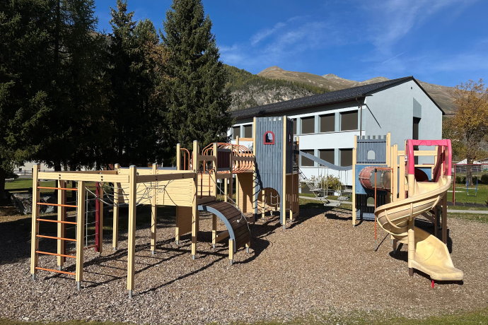 Parco giochi scuola (oua_88738086_image)