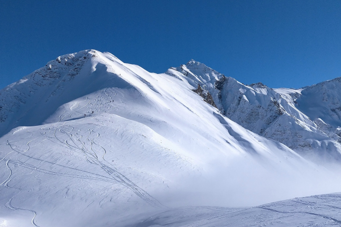 Blick von der Cauma zum spitzigen Dutjerhorn