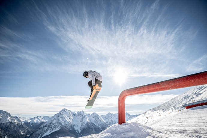 Element Swiss Snowboard School (oua_94504778_image)