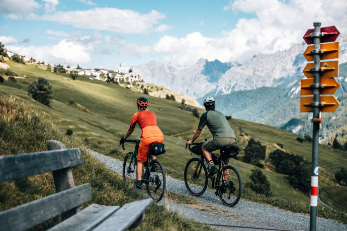 Aufstieg nach Guarda im Unterengadin