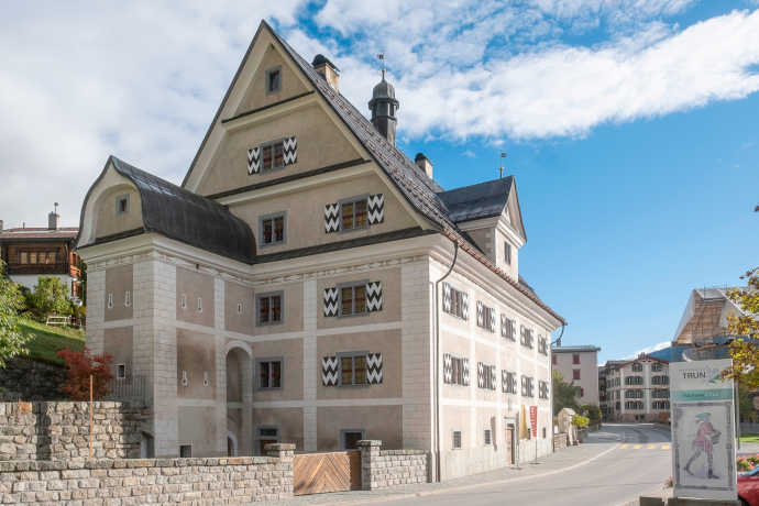 Das Foto zeigt das Museum Cuort Liga Grischa in Trun. Das Foto zeigt das Museum Cuort Liga Grischa in Trun.