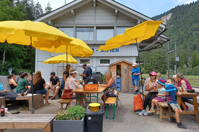 Pop-Up Rampenbeizli am Bahnhof Versam (oua_99517659_image)