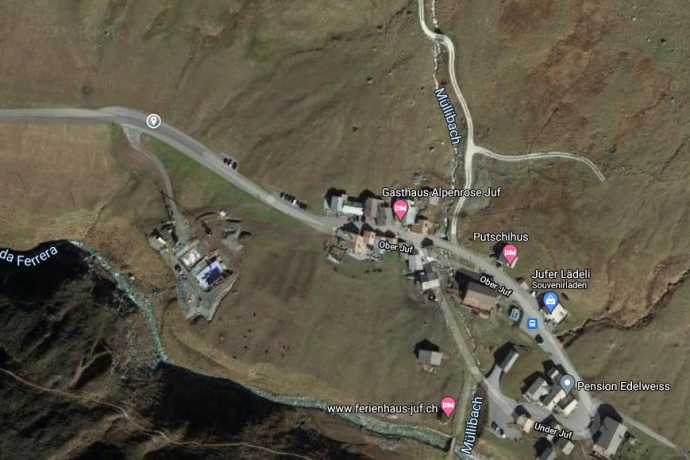 Juf, Parkplatz vor dem Dorf (pns_f23499d19f819c3bc8c571d5cd284142)