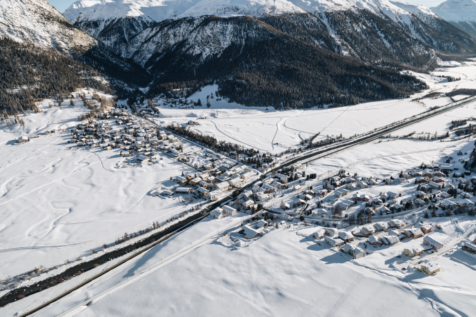 La Punt/Engadin (st_mail_background_83614ae) La Punt/Engadin (st_mail_background_83614ae)