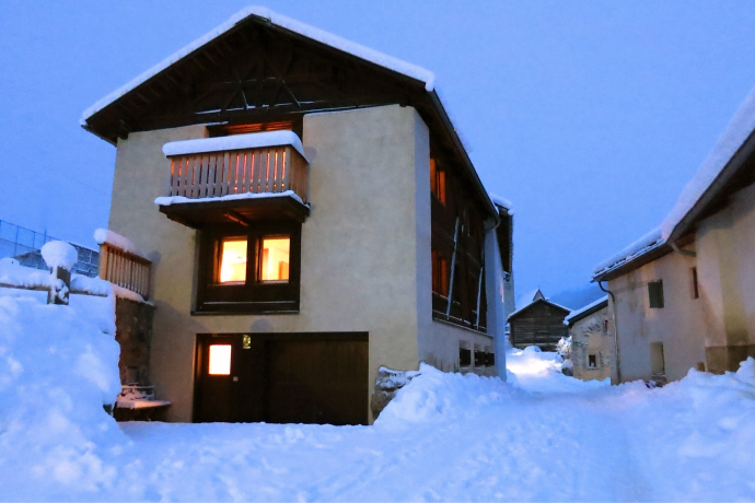 Chasa Tablà im Winter
