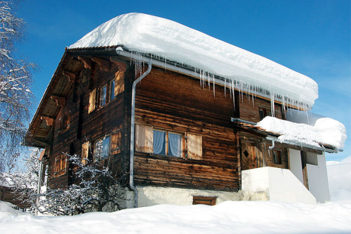 Casa Cadruvi Obersaxen Giraniga - Aussenansicht Winter