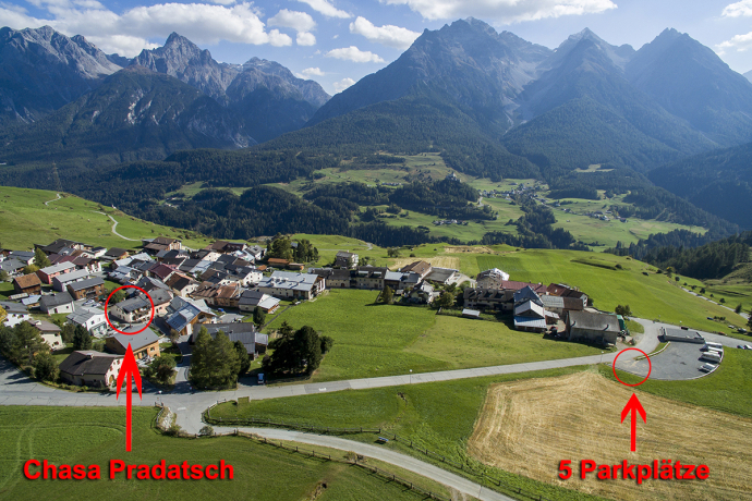 Aussenansicht + Parkplätze