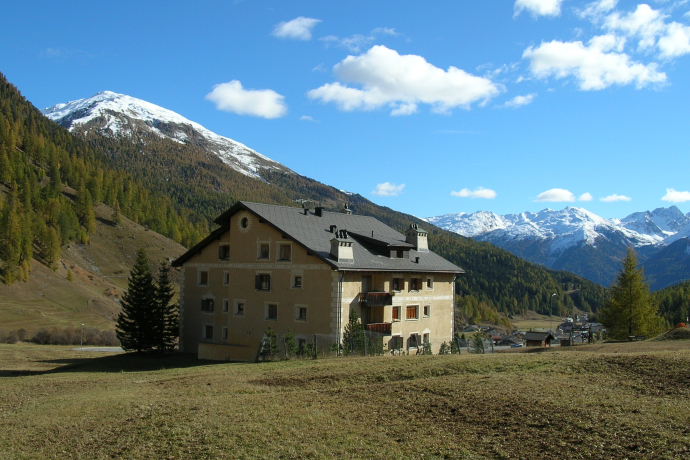 Holiday home with a view towards Val Müstair