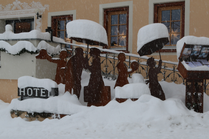 Figuren im Schnee