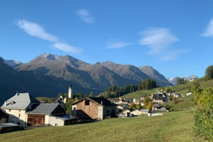 Terrazza con vista su Ftan
