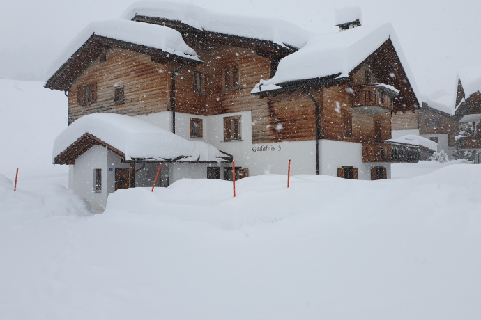 Ferienwohnung Gadahüs Trösch - Ansicht Winter